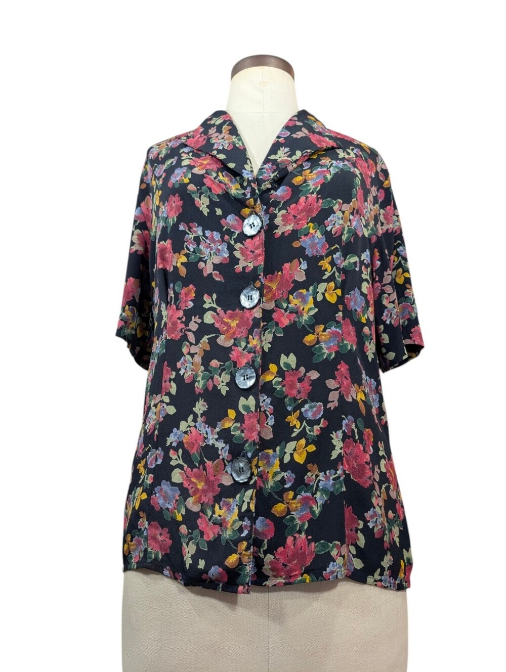 Vintage 90s Casual Corner Dark Floral Button Up Blouse W Darted Bust. Sz 14